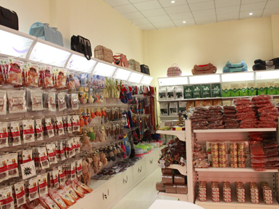 1450408532191277.jpg 样板店货架-6.jpg