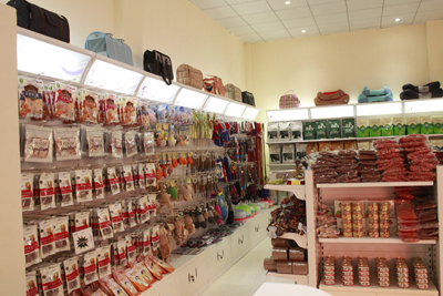 1470902730341716.jpg 样板店货架-6.JPG